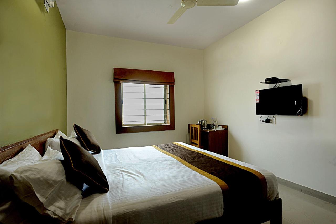 Best Hotel near Airport Road