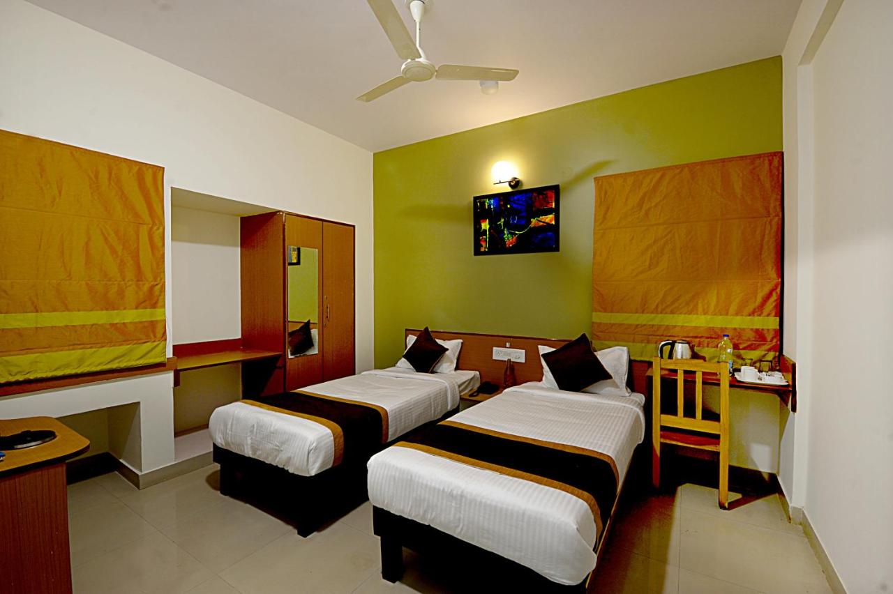 Best Hotel near Airport Road